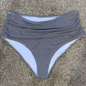 NWOT Cupshe bottoms